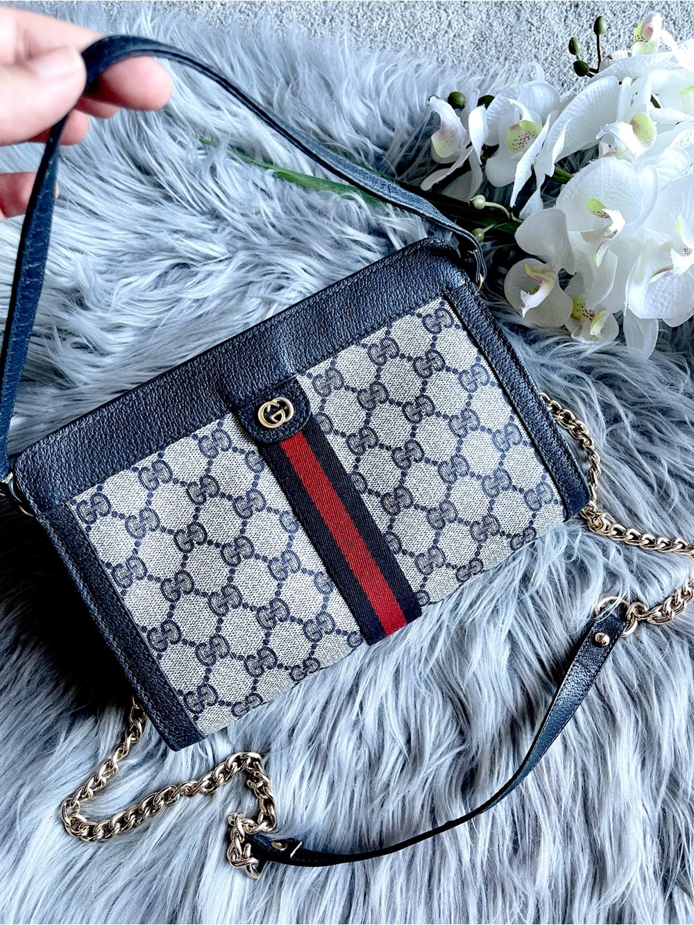 Authentic Gucci vintage web sherry line crossbody 89.01.001